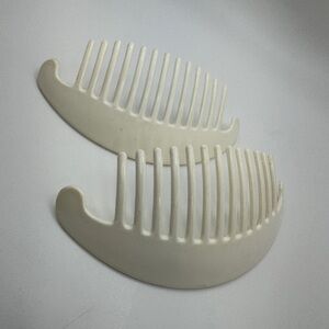 Vintage Goody hair TZERs. Cream Hair Combs. Great condition.